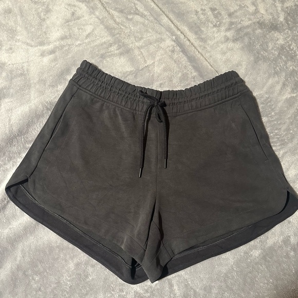 Athleta Seasoft Black Short Size M High Rise Soft Sporty - Picture 2 of 6